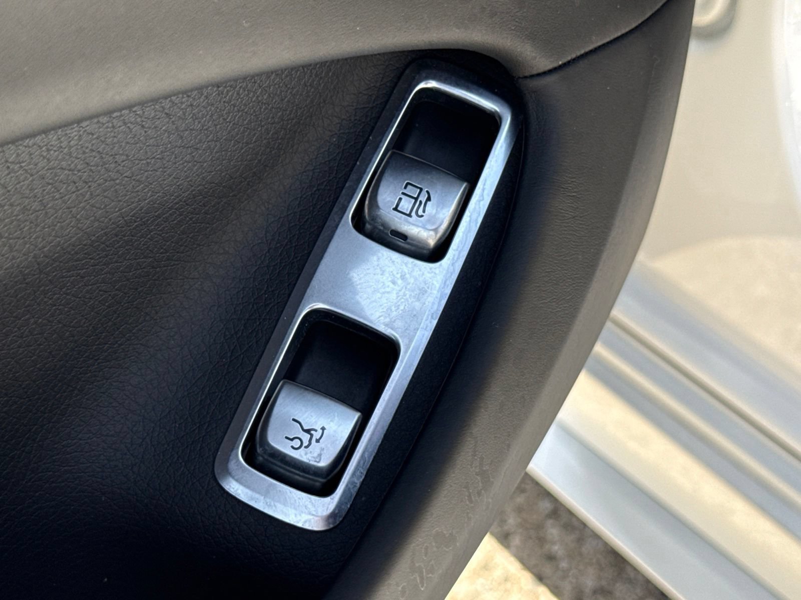 Used 2015 Mercedes-Benz S 550e Plug-In Hybrid Sedan image 24