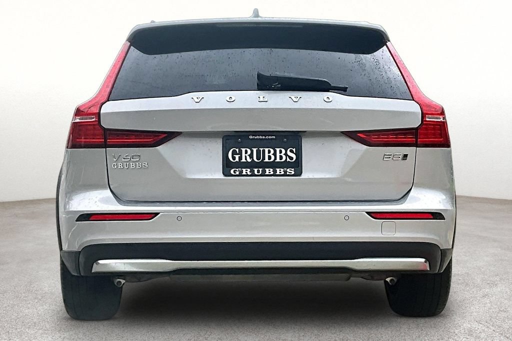 Certified 2025 Volvo V60 B5 Cross Country Plus AWD/4WD image 5