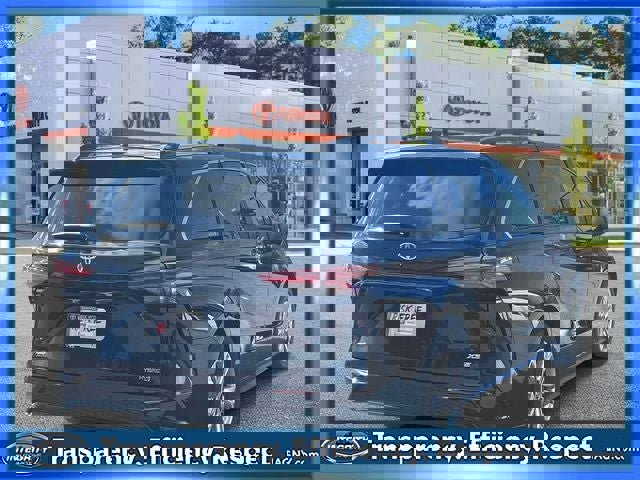 Certified 2023 Toyota Sienna XSE w/ XSE Plus Package image 6