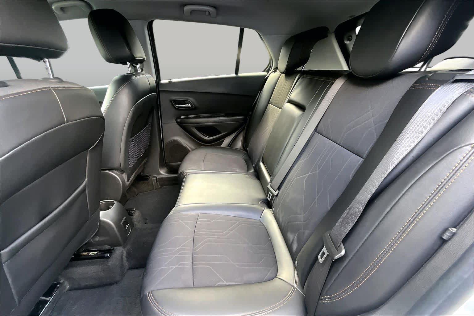 Used 2019 Chevrolet Trax LT w/ LT Convenience Package FWD image 21