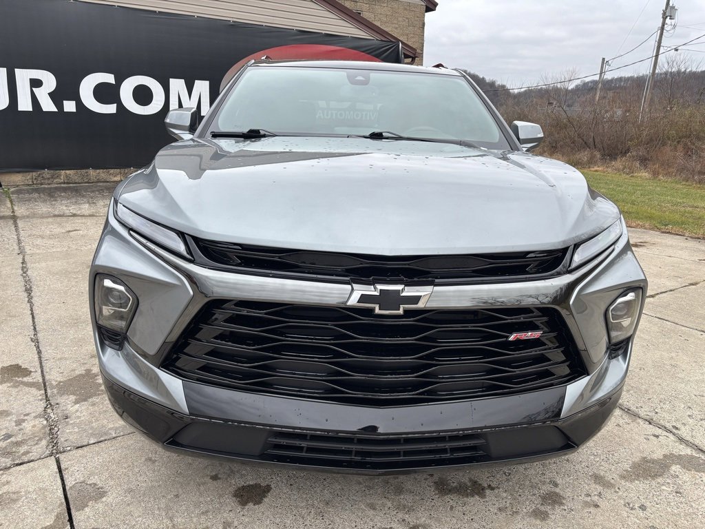 Used 2025 Chevrolet Blazer RS image 2