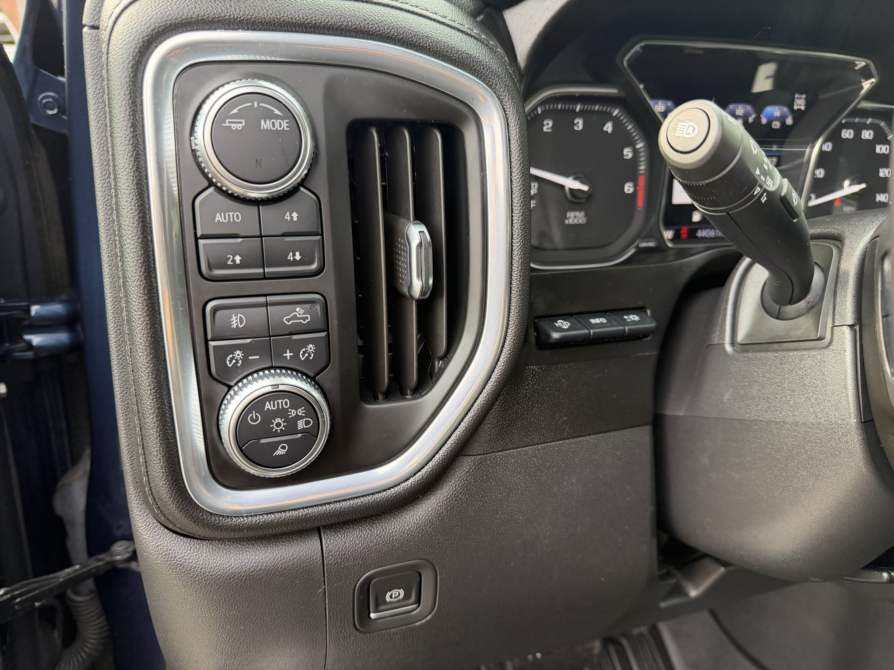 Used 2021 GMC Sierra 1500 Denali w/ Denali Ultimate Package AWD/4WD image 30
