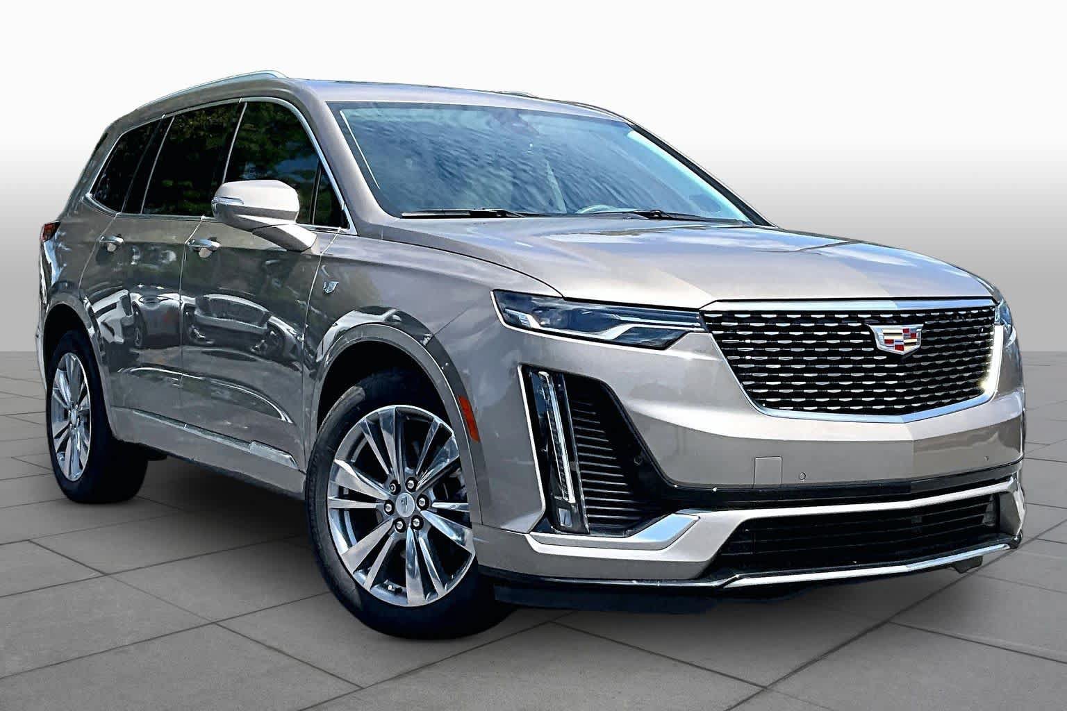 Used 2023 Cadillac XT6 Premium Luxury FWD image 3