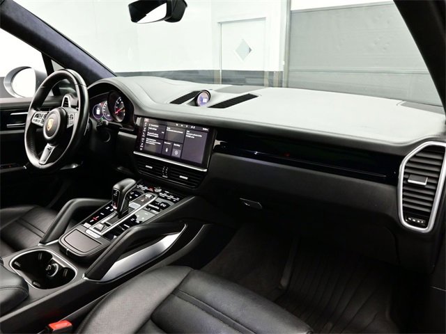 Used 2020 Porsche Cayenne Turbo image 14