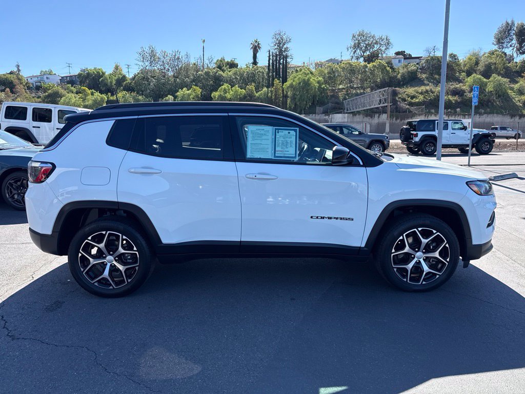 Certified 2024 Jeep Compass Limited AWD/4WD image 9