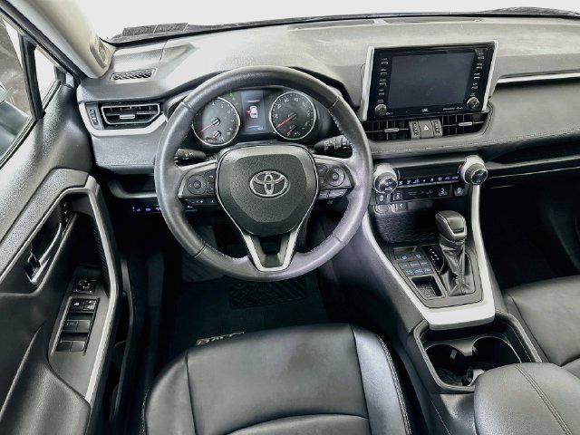 Used 2021 Toyota RAV4 XLE Premium AWD/4WD image 27