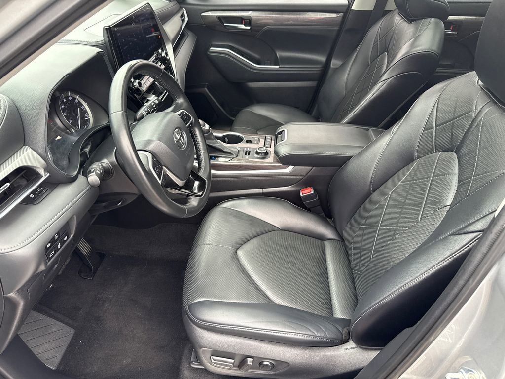 Used 2022 Toyota Highlander Platinum image 27