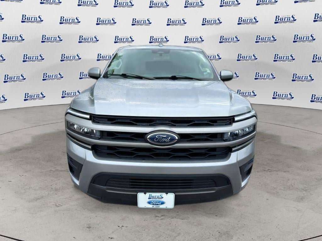Used 2024 Ford Expedition XLT AWD/4WD image 3