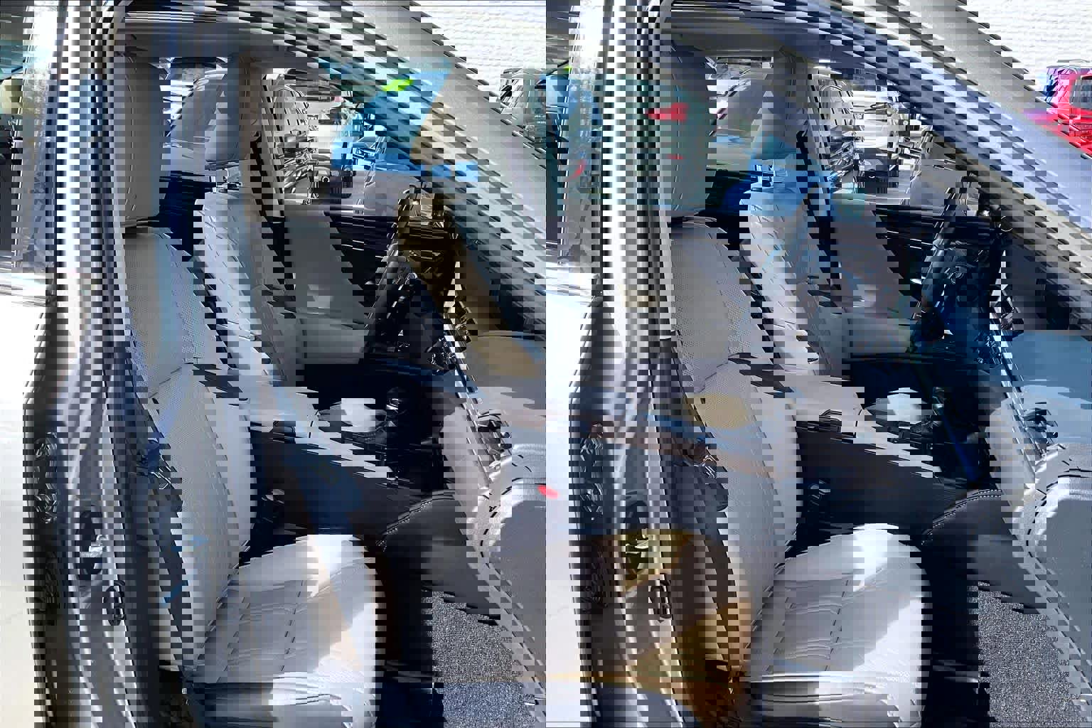 Used 2019 Lexus ES 350 Ultra Luxury w/ Accessory Package image 8