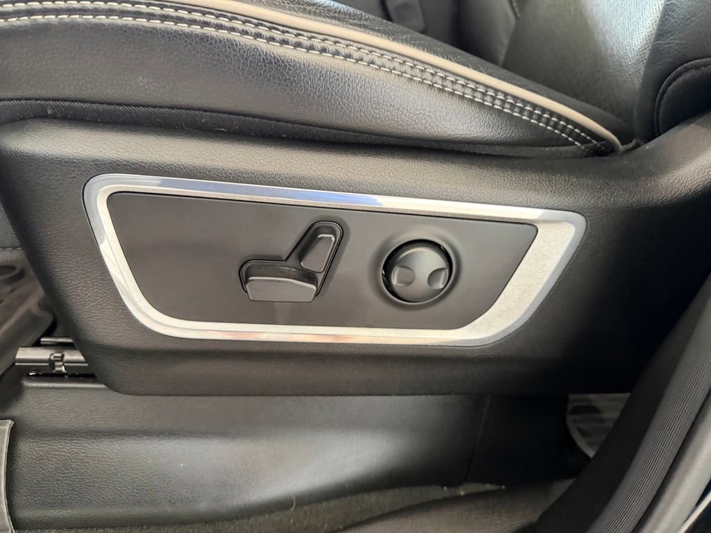 Used 2024 RAM 1500 Laramie AWD/4WD image 44