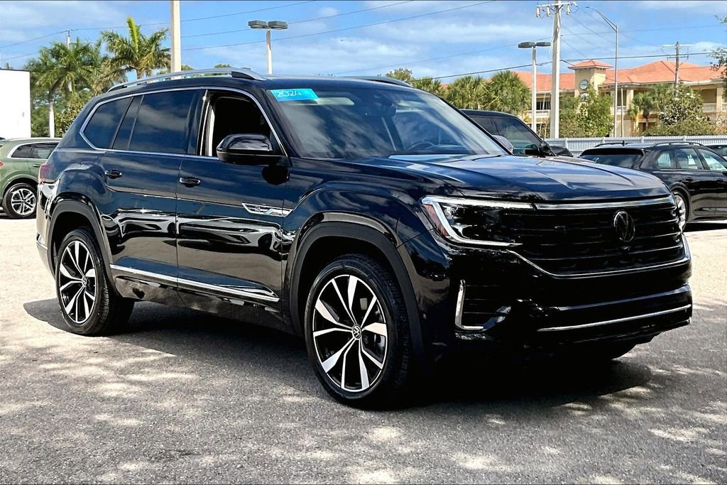 Certified 2024 Volkswagen Atlas SEL Premium R-Line image 2