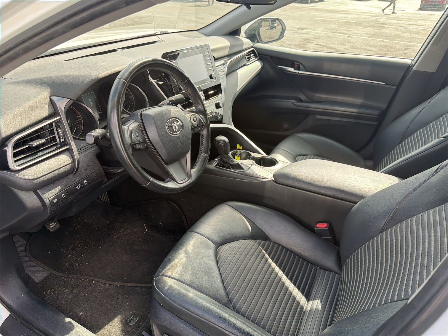 Used 2021 Toyota Camry SE FWD image 11