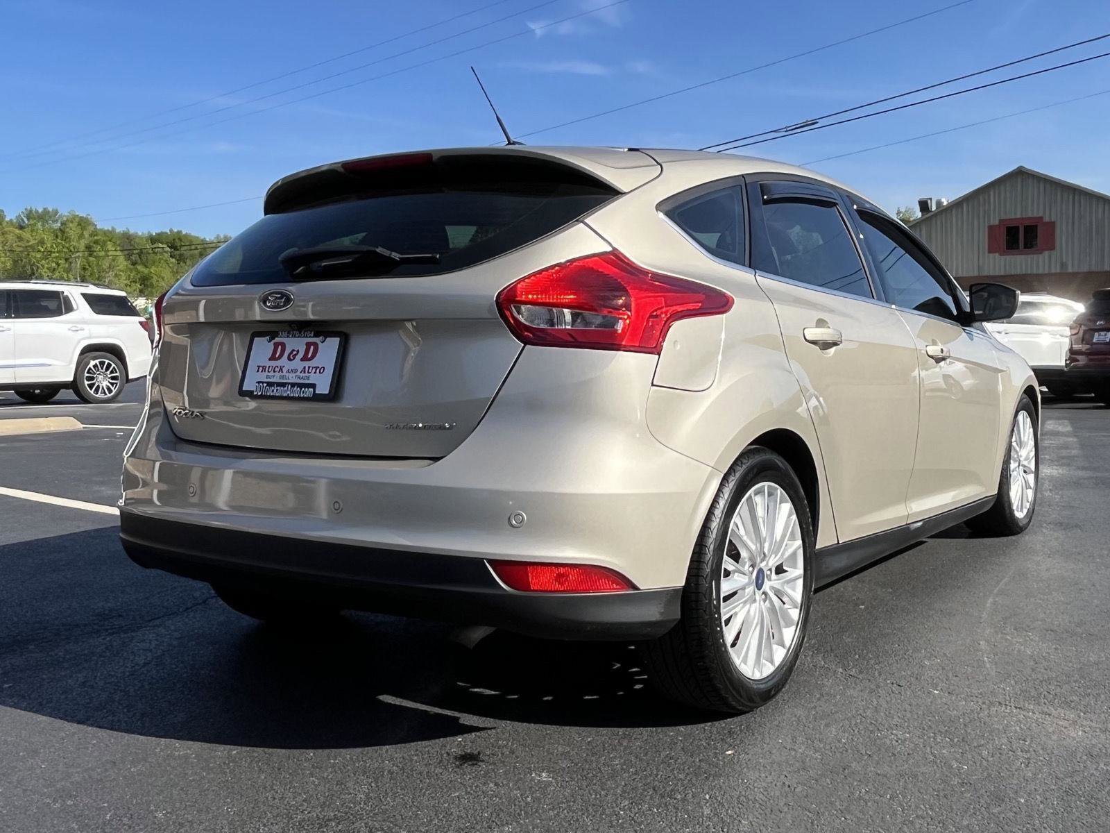 Used 2018 Ford Focus Titanium w/ Titanium Technology Package image 24