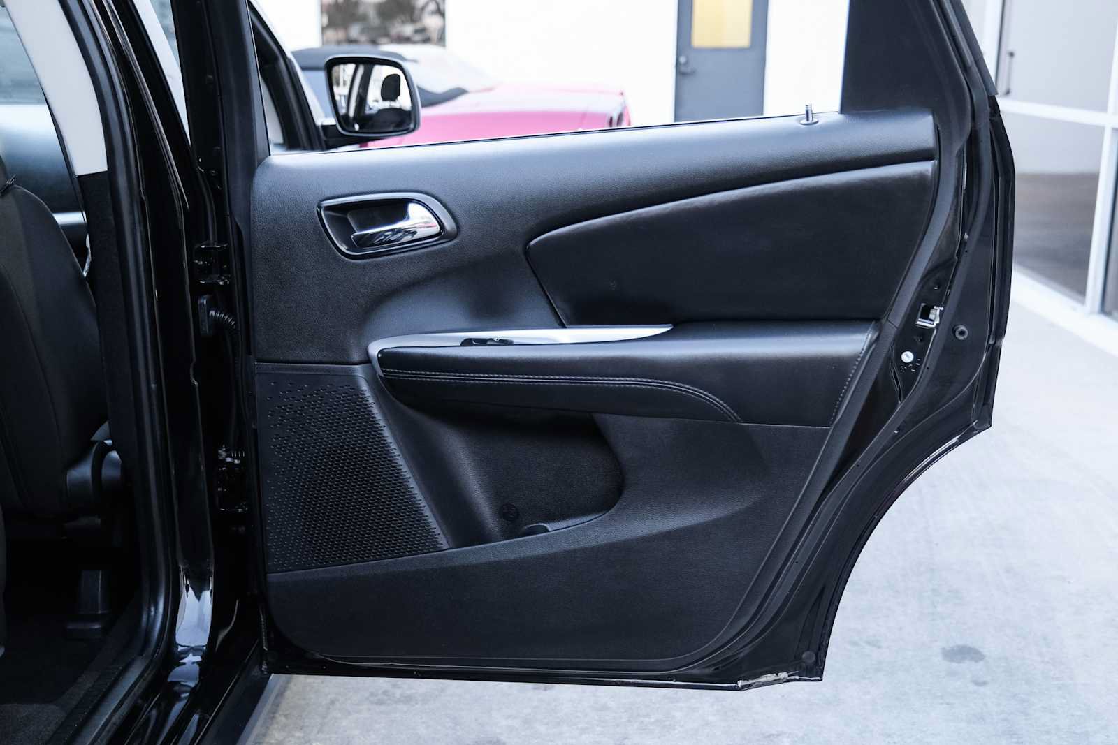 Used 2020 Dodge Journey SE FWD image 36
