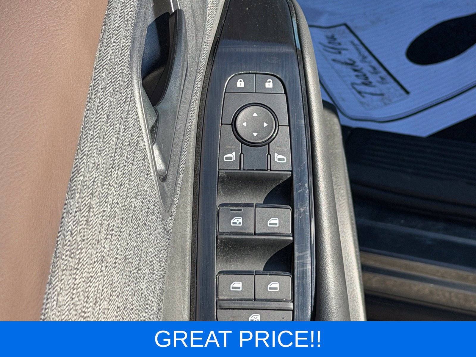 Used 2023 Nissan Rogue S AWD/4WD image 14