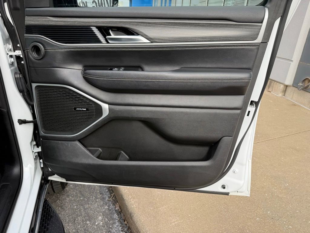 Used 2023 Jeep Wagoneer Series III w/ Preferred Equipment Group image 46