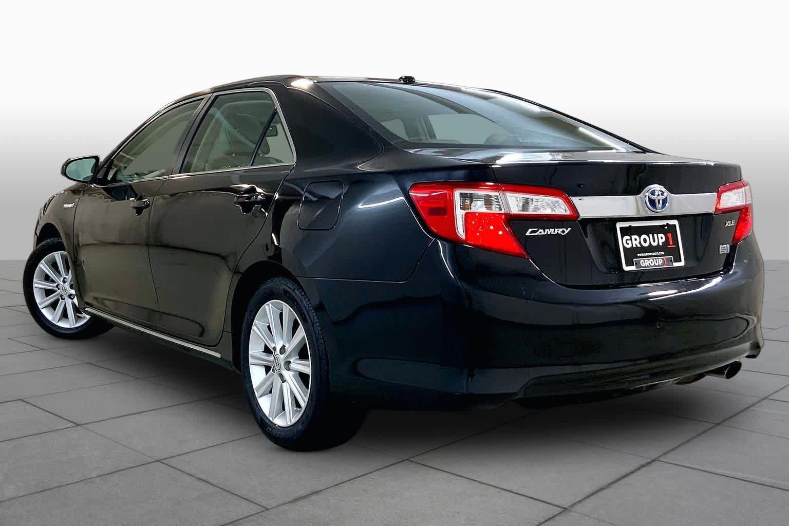 Used 2012 Toyota Camry XLE w/ Leather Pkg FWD image 11