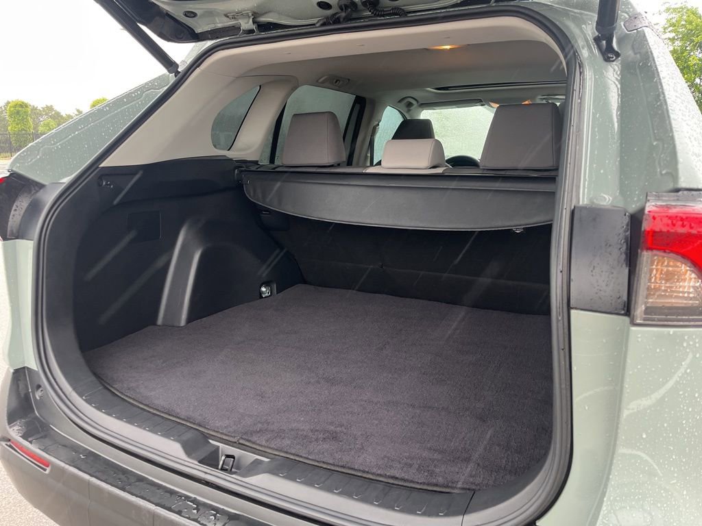 Used 2021 Toyota RAV4 XLE w/ Convenience Package image 10