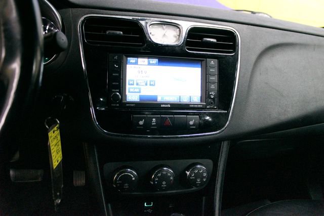 Used 2012 Chrysler 200 Limited FWD image 17