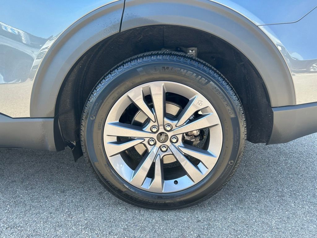 Used 2025 Ford Explorer Active w/ Active Comfort Package AWD/4WD image 14