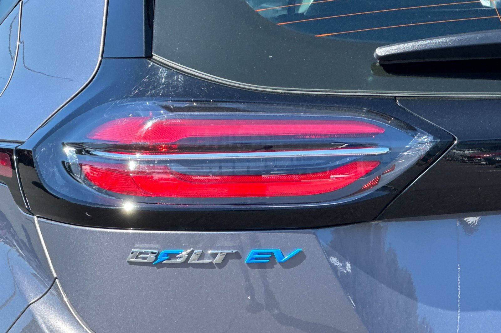 Used 2023 Chevrolet Bolt LT w/ Infotainment Package FWD image 44