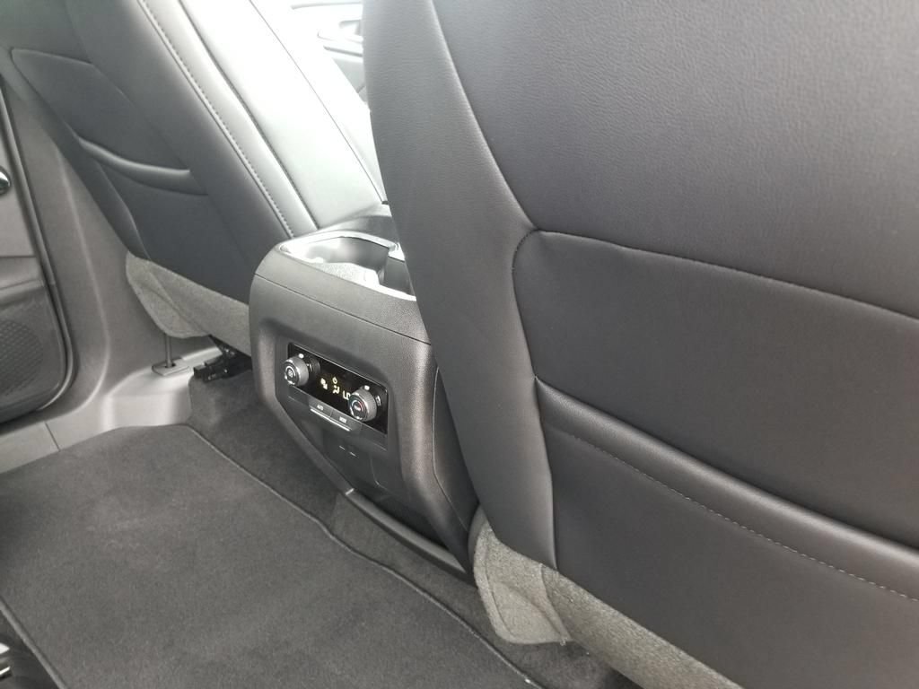 New 2026 Chevrolet Traverse LT FWD image 24