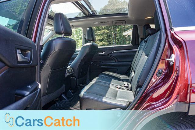 Used 2017 Toyota Highlander Limited Platinum AWD/4WD image 22