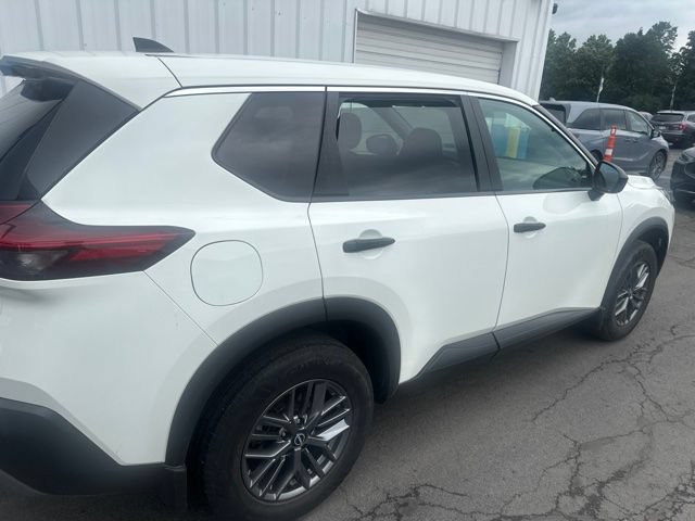 Used 2022 Nissan Rogue S AWD/4WD image 4
