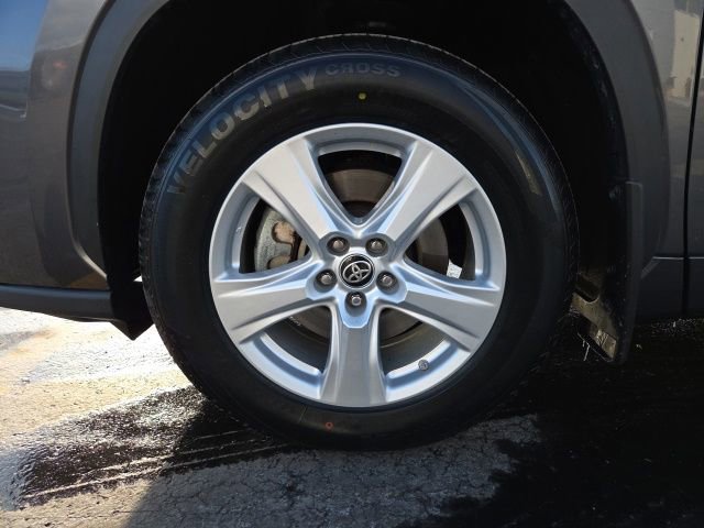 Used 2023 Toyota Highlander L image 25