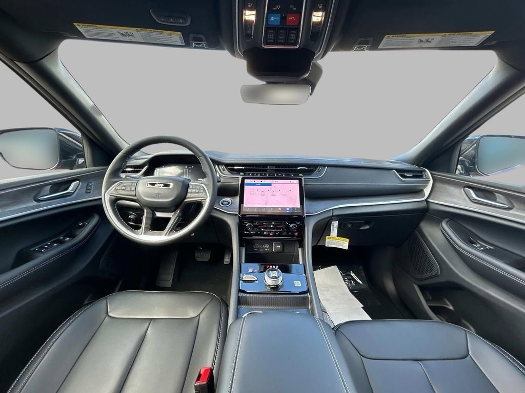 New 2025 Jeep Grand Cherokee Limited image 8