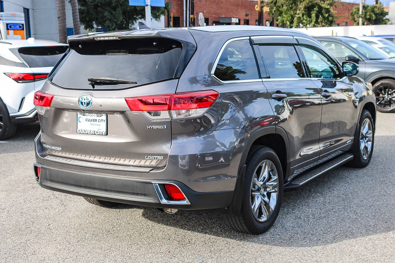 Used 2019 Toyota Highlander Limited Platinum image 9