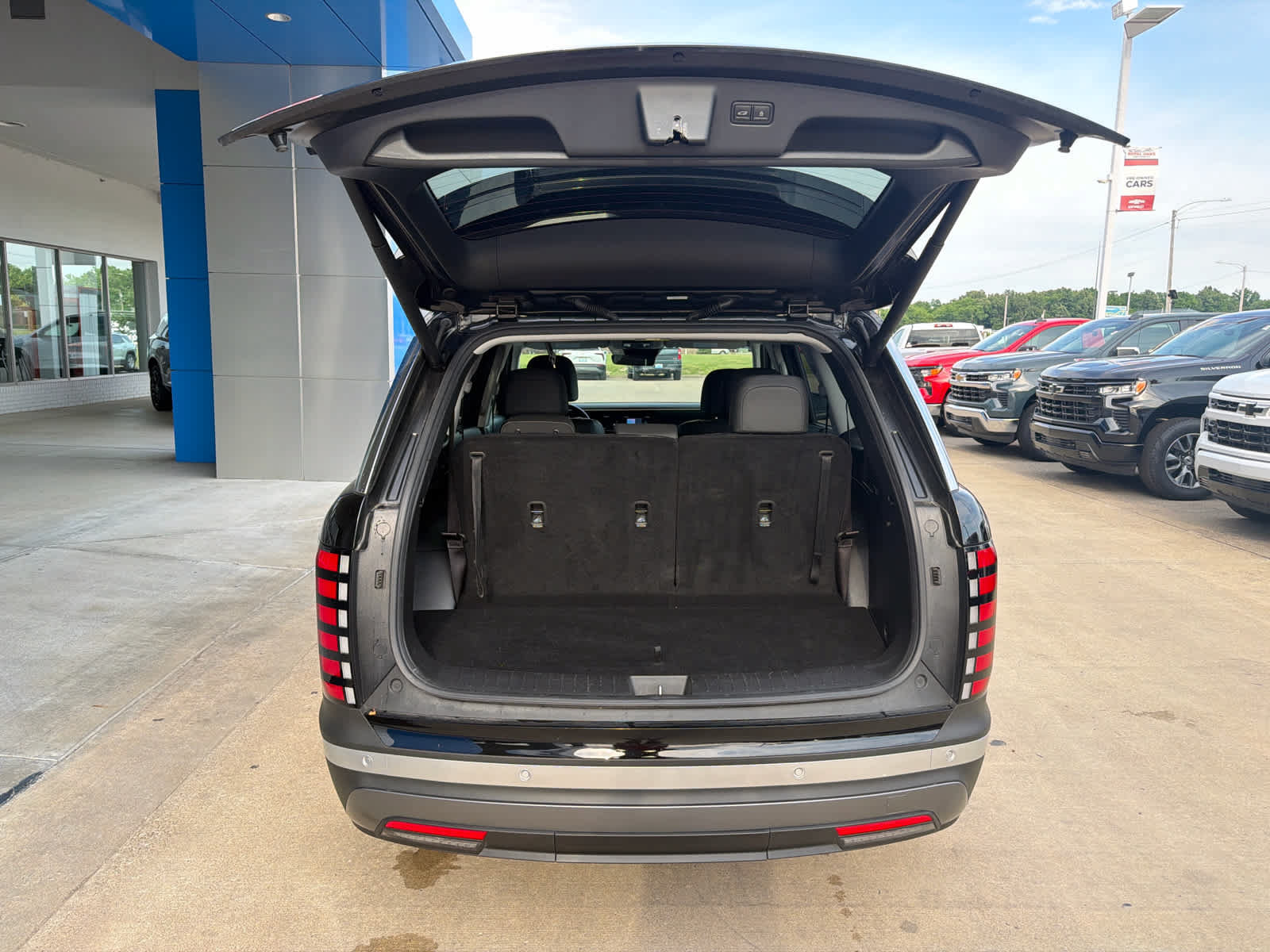 Used 2026 Hyundai Palisade SEL FWD image 6