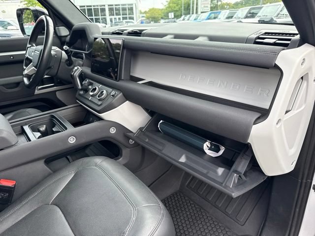 Used 2023 Land Rover Defender 130 SE AWD/4WD image 27