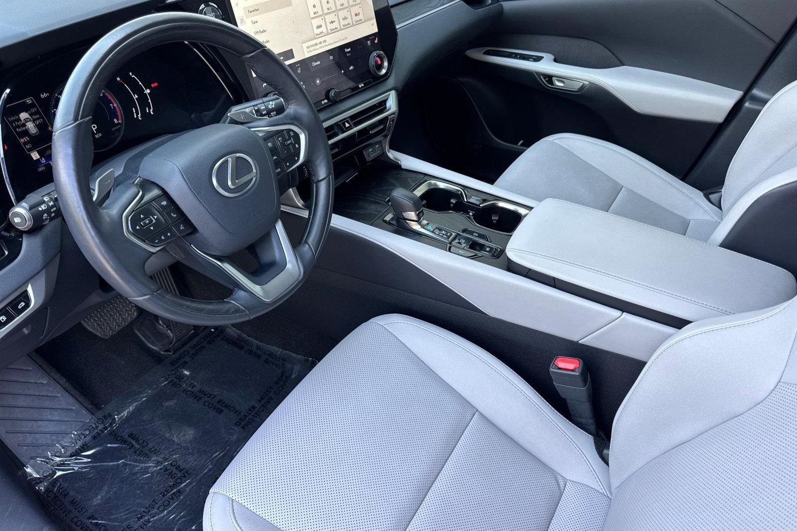 Certified 2023 Lexus RX 350 Premium w/ Cold Area Package FWD image 4