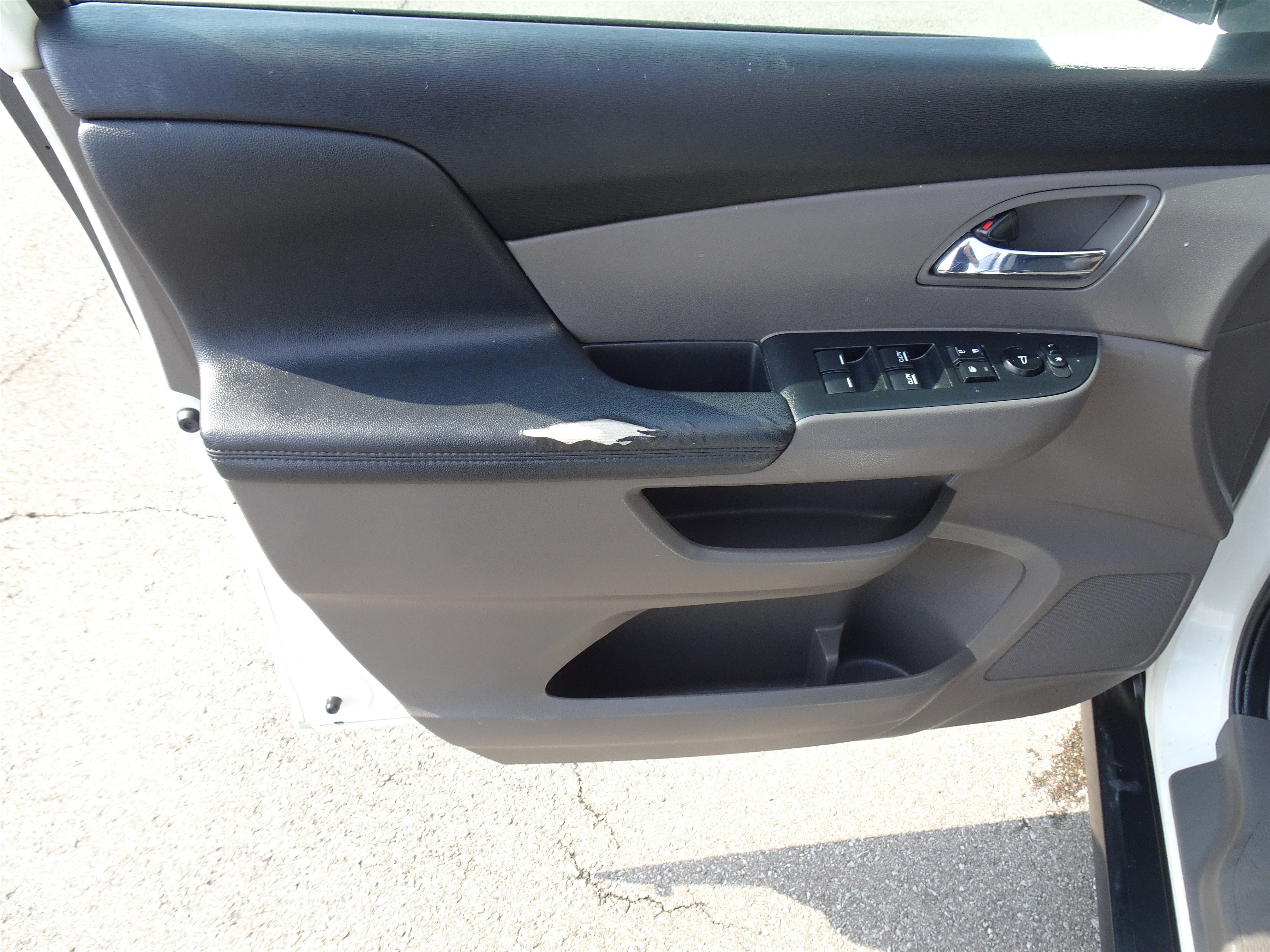 Used 2015 Honda Odyssey EX-L image 17