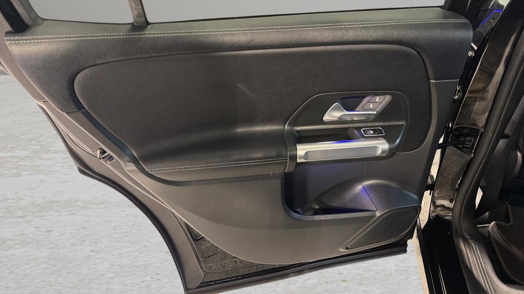 Used 2022 Mercedes-Benz GLB 250 4MATIC image 15