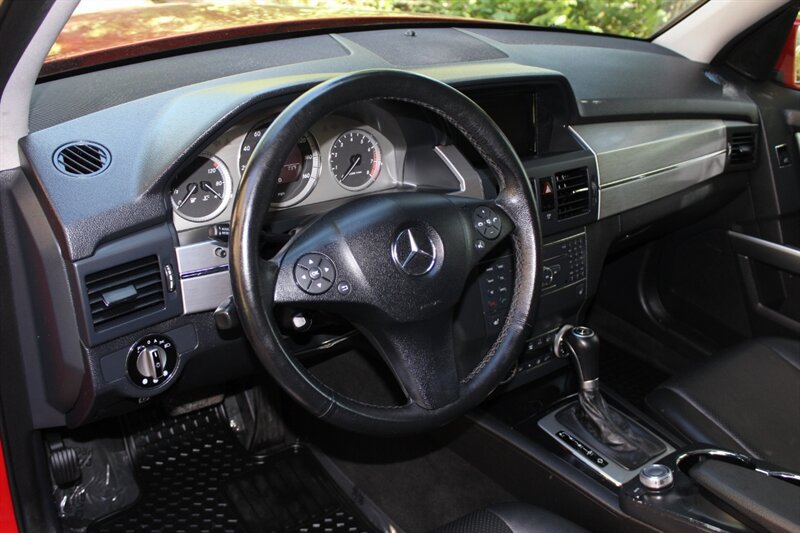 Used 2010 Mercedes-Benz GLK 350 4MATIC image 9