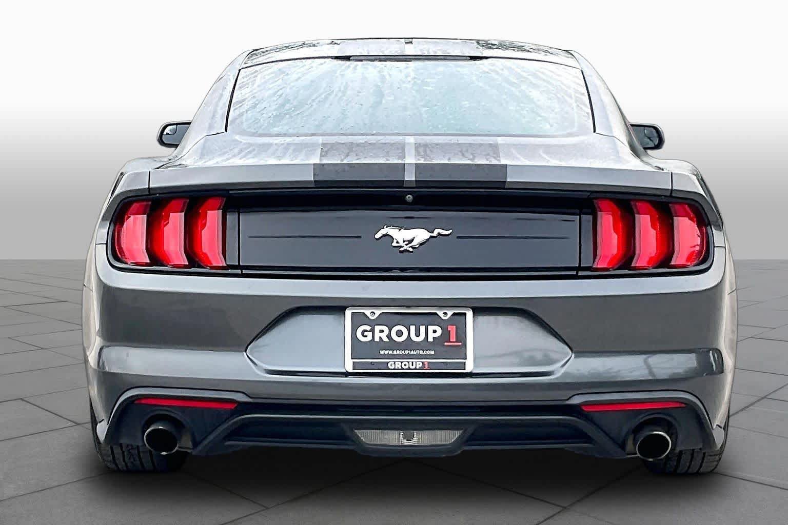 Used 2018 Ford Mustang Coupe RWD image 5