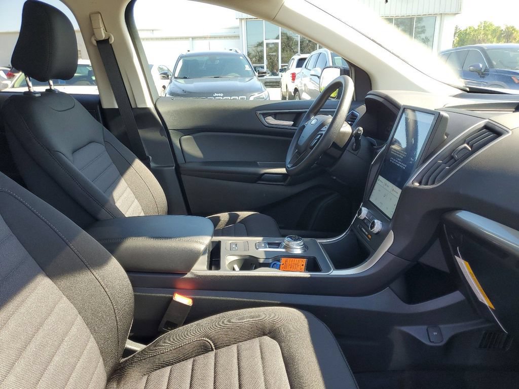 New 2024 Ford Edge SE w/ Black Appearance Package AWD/4WD image 32