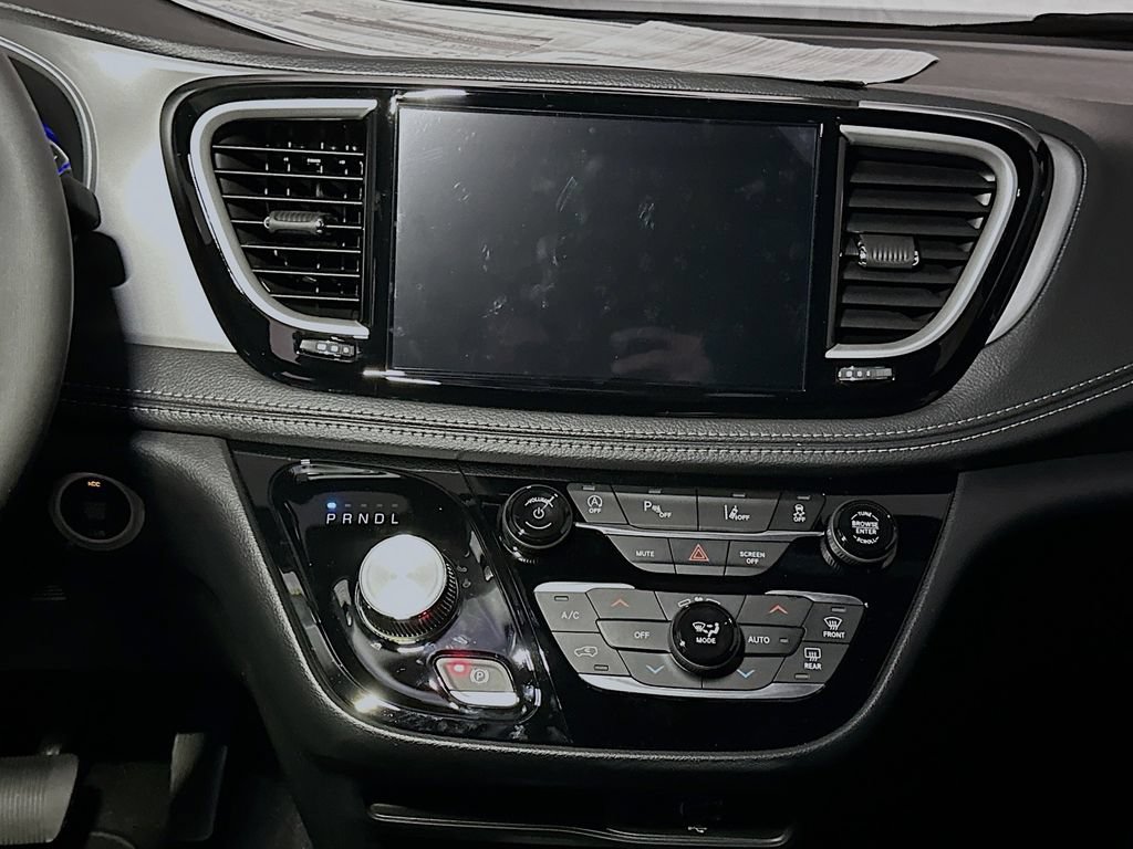 New 2027 Chrysler Pacifica Select FWD image 12