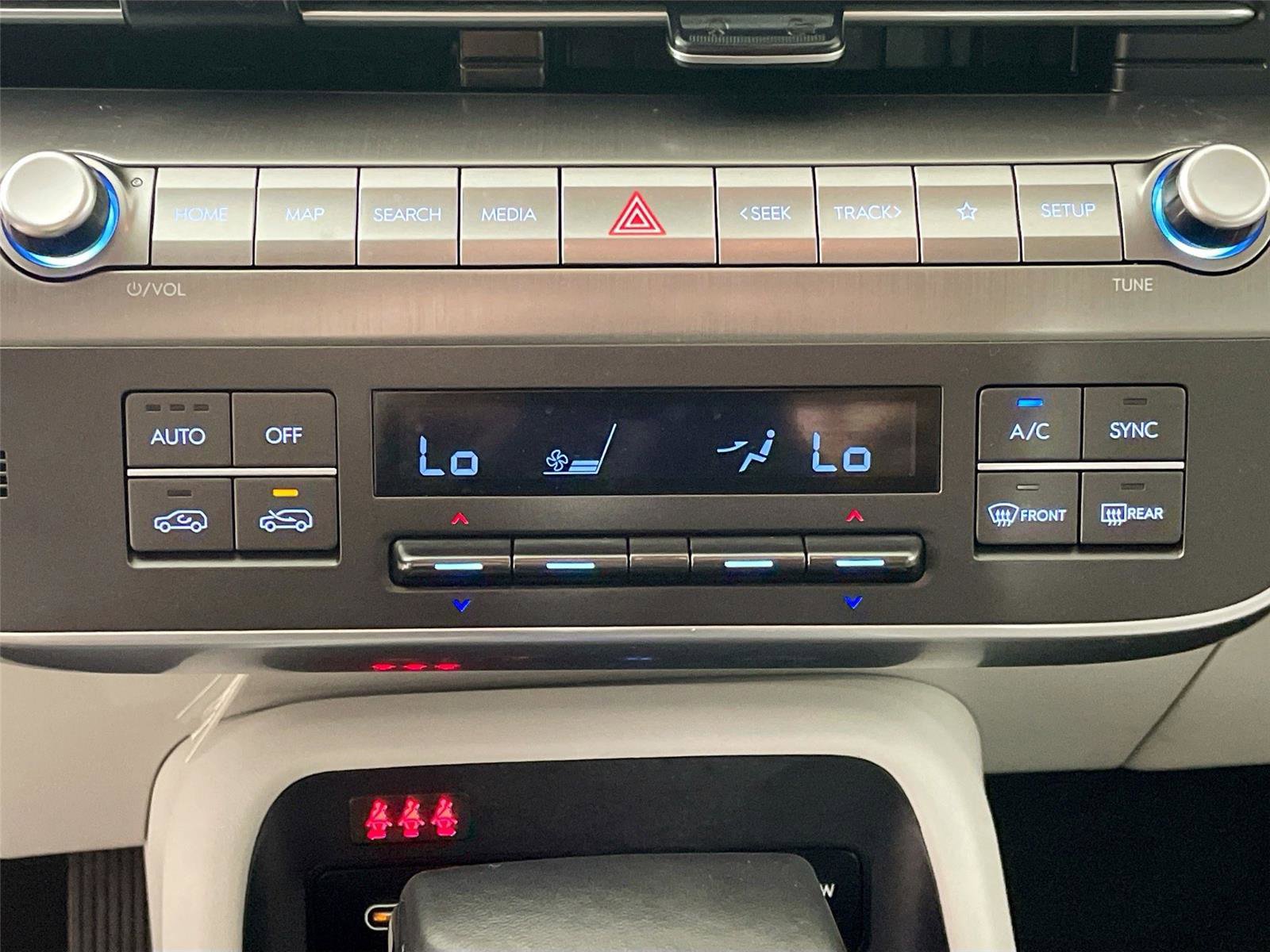 Used 2025 Hyundai Kona SEL AWD/4WD image 9