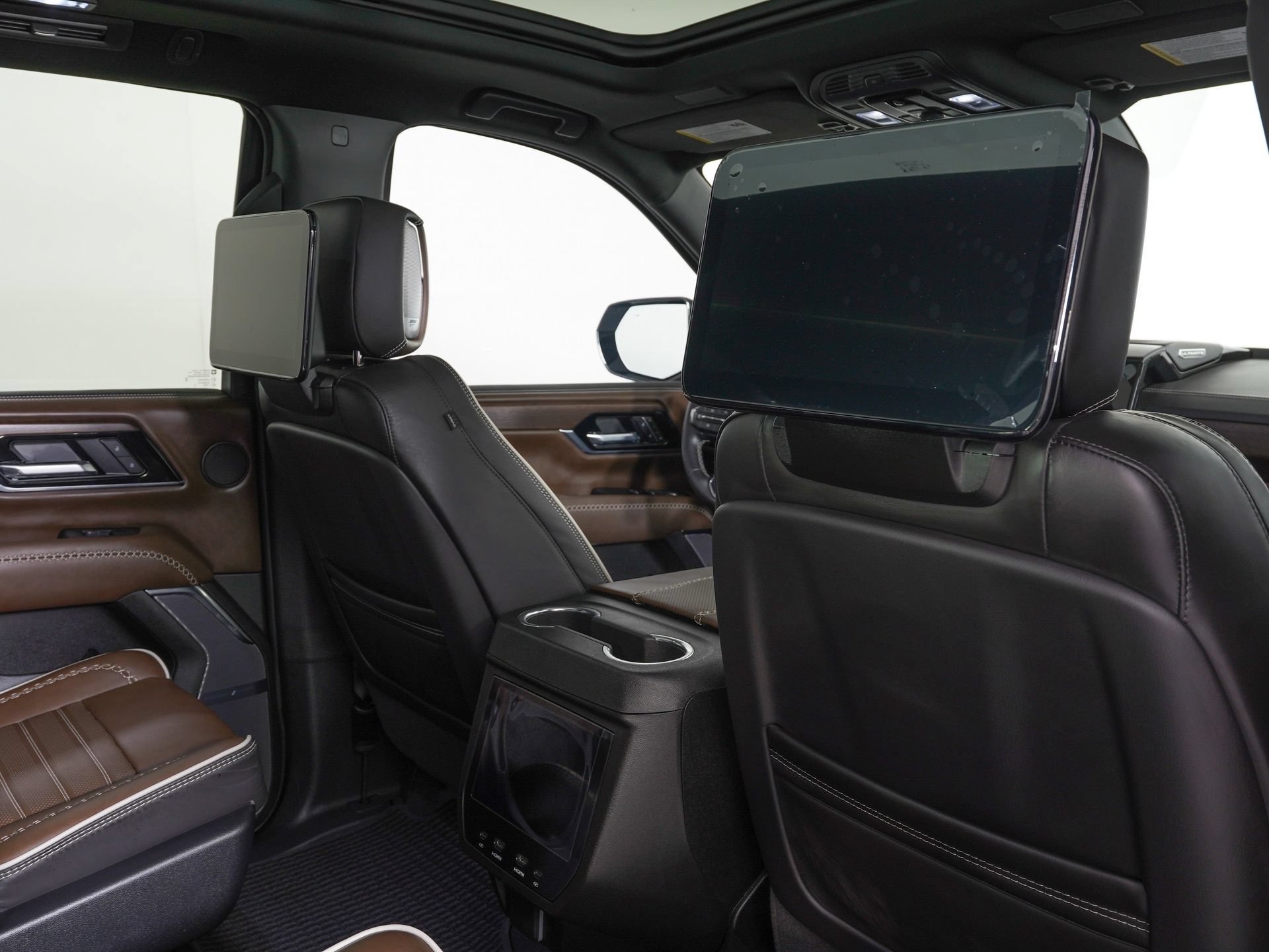 Used 2026 GMC Yukon Denali Ultimate AWD/4WD image 12