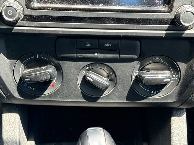 Used 2016 Volkswagen Jetta S image 28