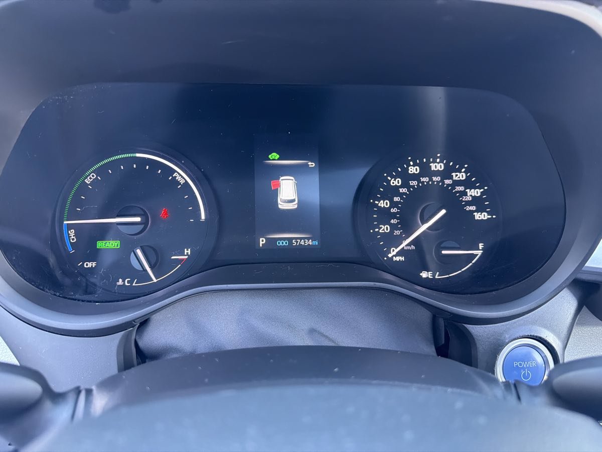 Used 2024 Toyota Sienna XLE FWD image 48