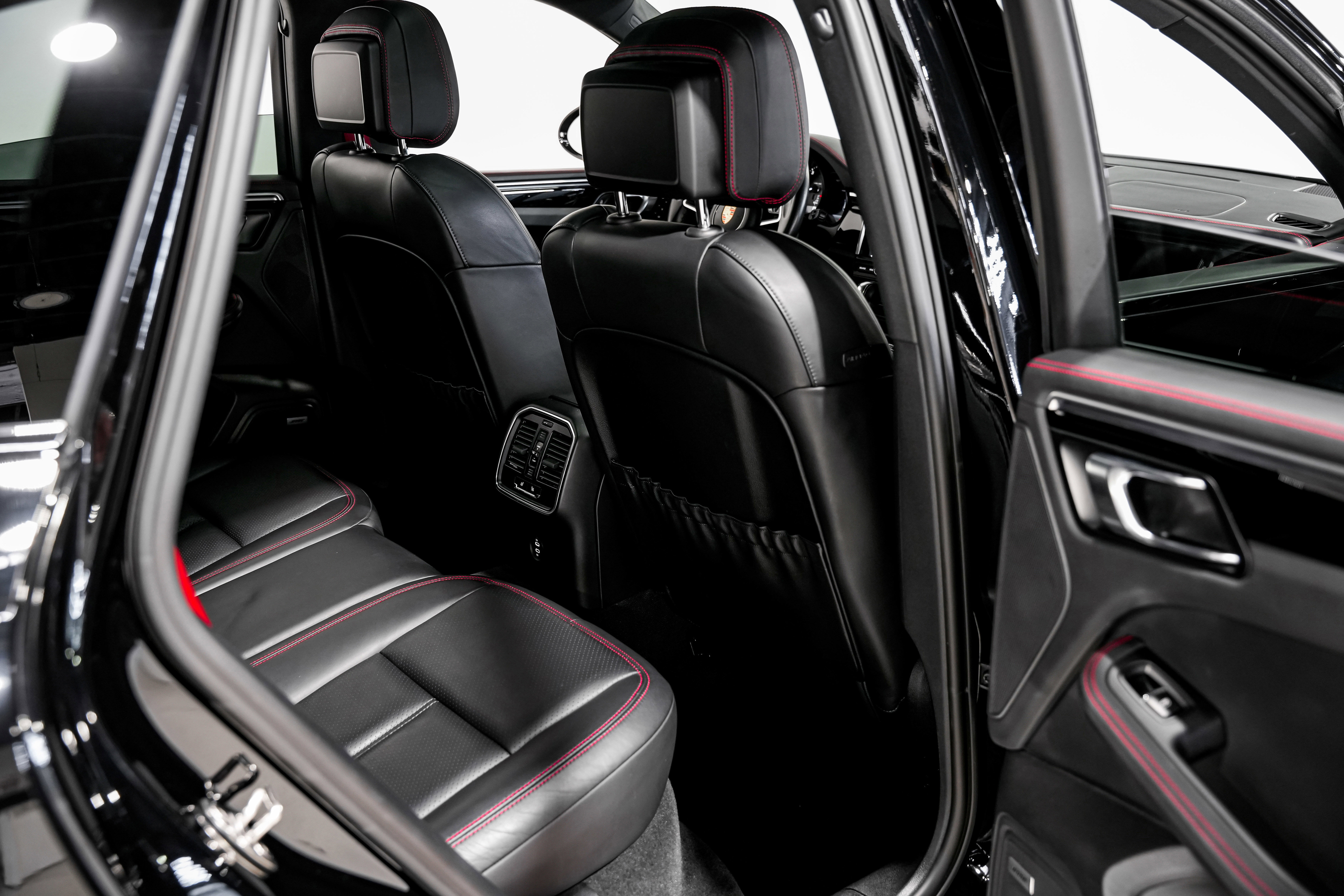 Used 2021 Porsche Macan GTS image 29