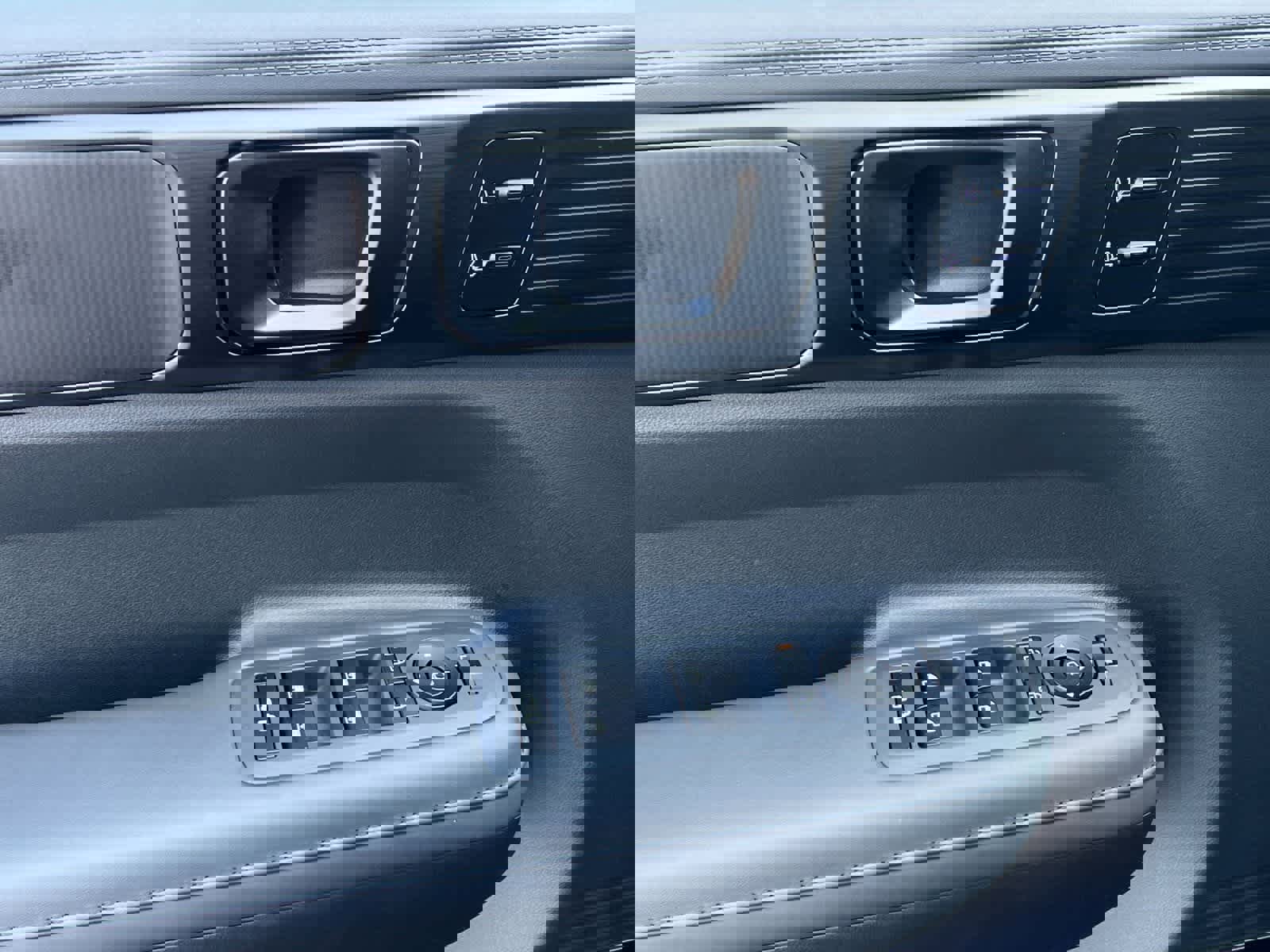 Certified 2025 Hyundai Santa Fe Calligraphy image 13