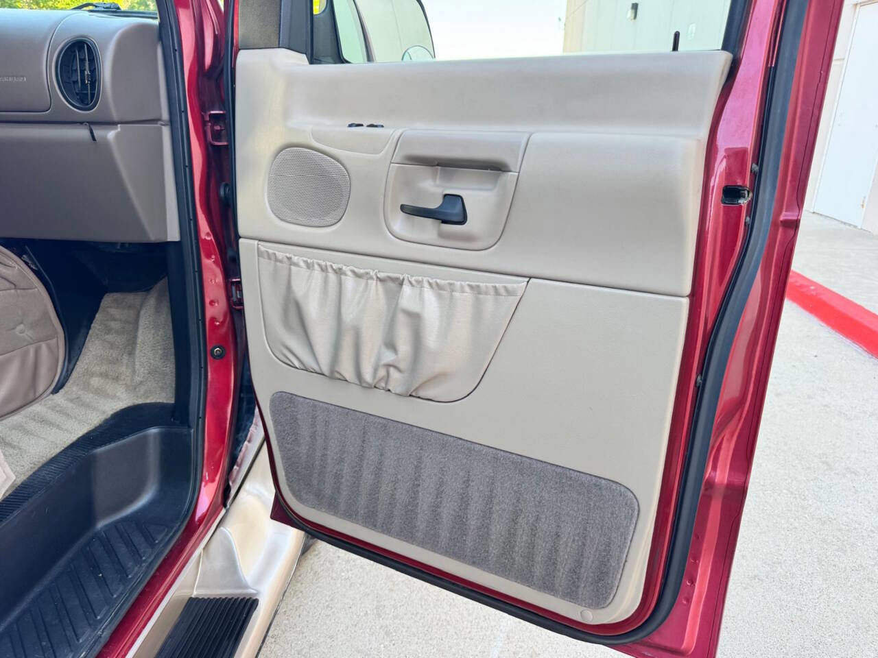 Used 1999 Ford E-250 and Econoline 250 RWD image 13