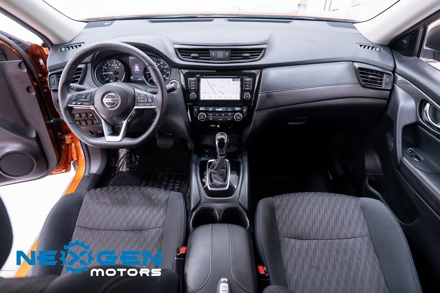 Used 2020 Nissan Rogue SV w/ Premium Package image 11