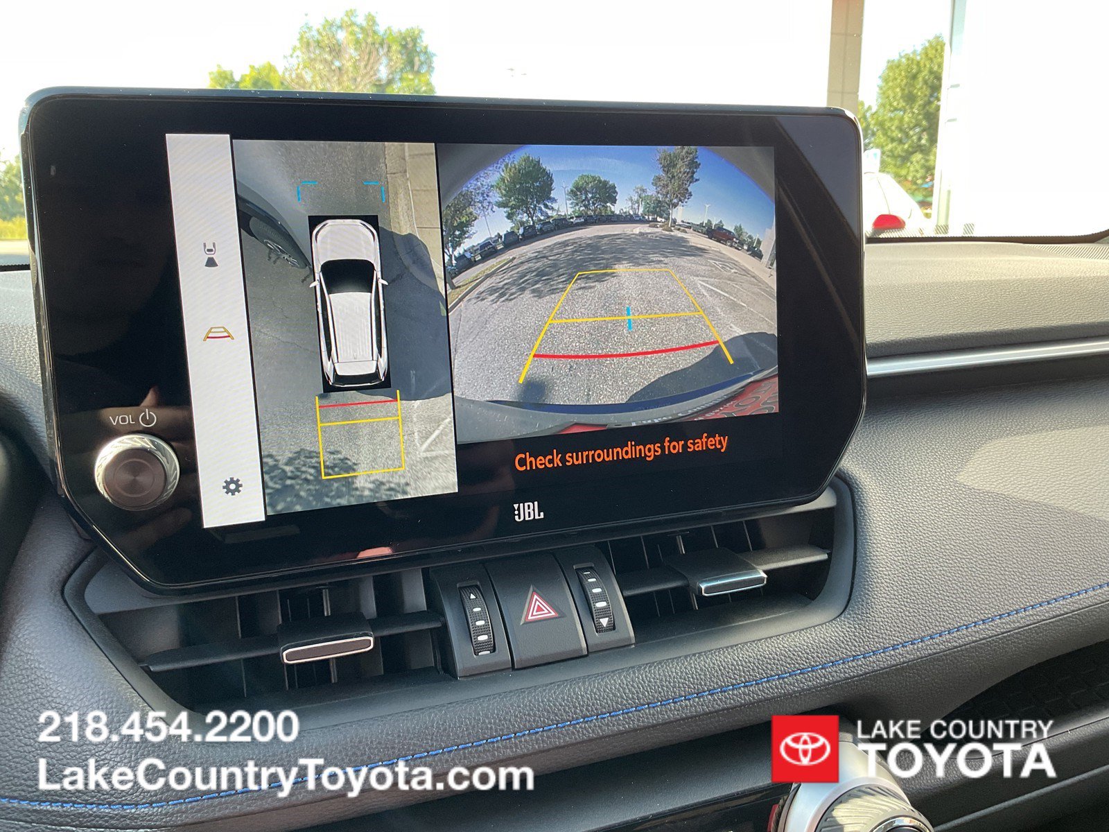 Used 2025 Toyota RAV4 XSE w/ Advanced Technology Package AWD/4WD image 29