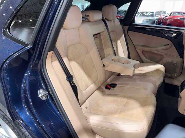 Used 2021 Porsche Macan w/ Premium Package image 62